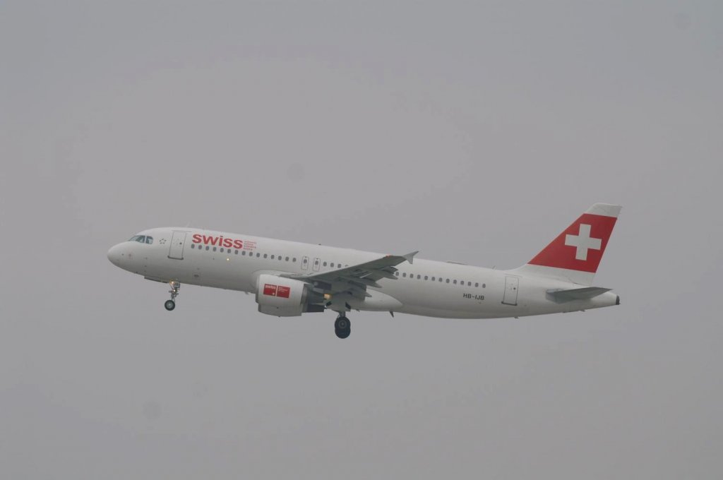 Ein Airbus A320-214 von Swiss International Air Lines mit der Kennung HB-IJB aufgenommen am 23.01.2010 auf dem Flughafen Zrich