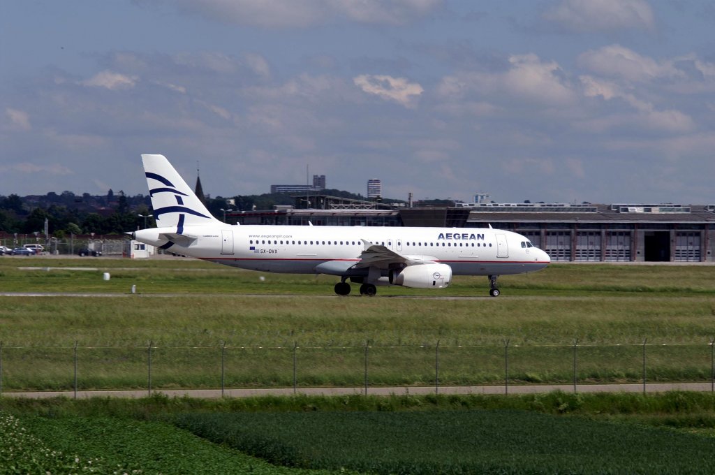 Ein Airbus A320-232 von Aegean Airlines mit der Kennung SX-DVX aufgenommen am 30.05.2009 auf dem Flughafen Stuttgart