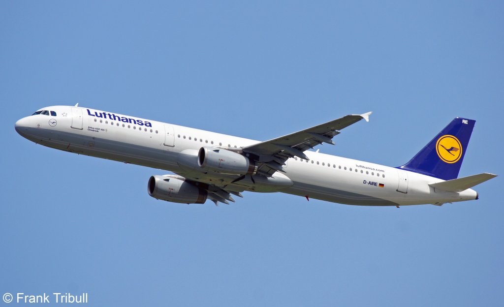 Ein Airbus A321-131 von Lufthansa mit der Kennung D-AIRE mit dem Taufnamen Osnabrck aufgenommen am 24.06.2011 am Flughafen Mnchen 