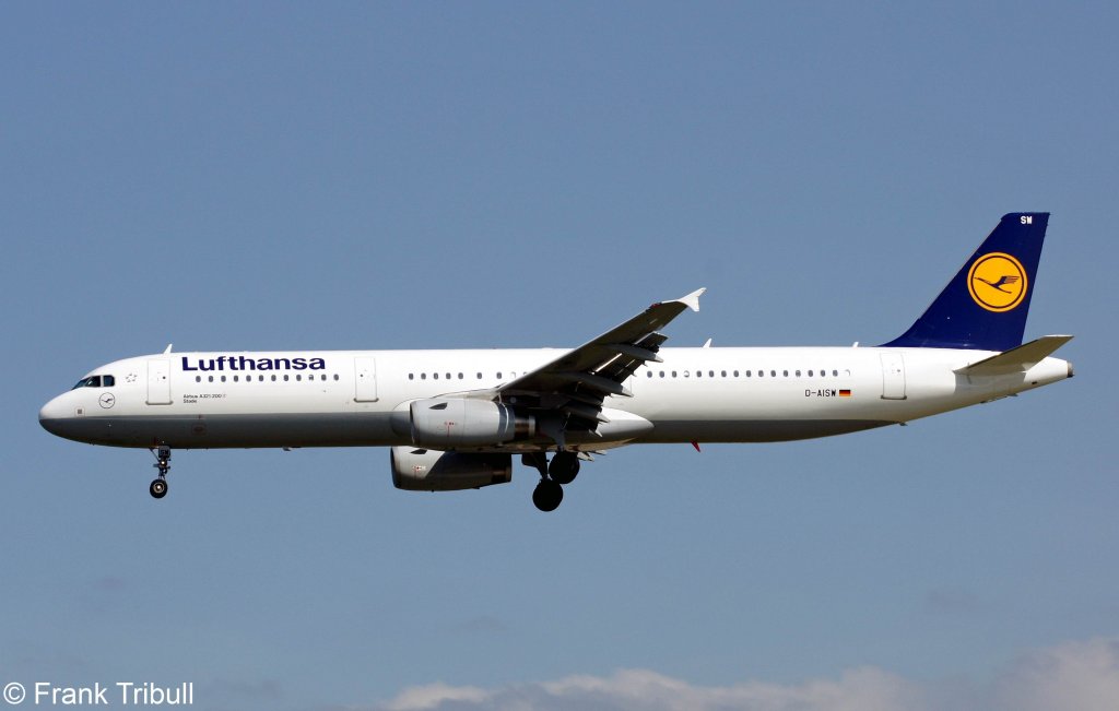 Ein Airbus A321-231 von Lufthansa mit der Kennung D-AISW mit dem Taufnamen Stade aufgenommen am 22.05.2010 auf dem Flughafen Frankfurt am Main 