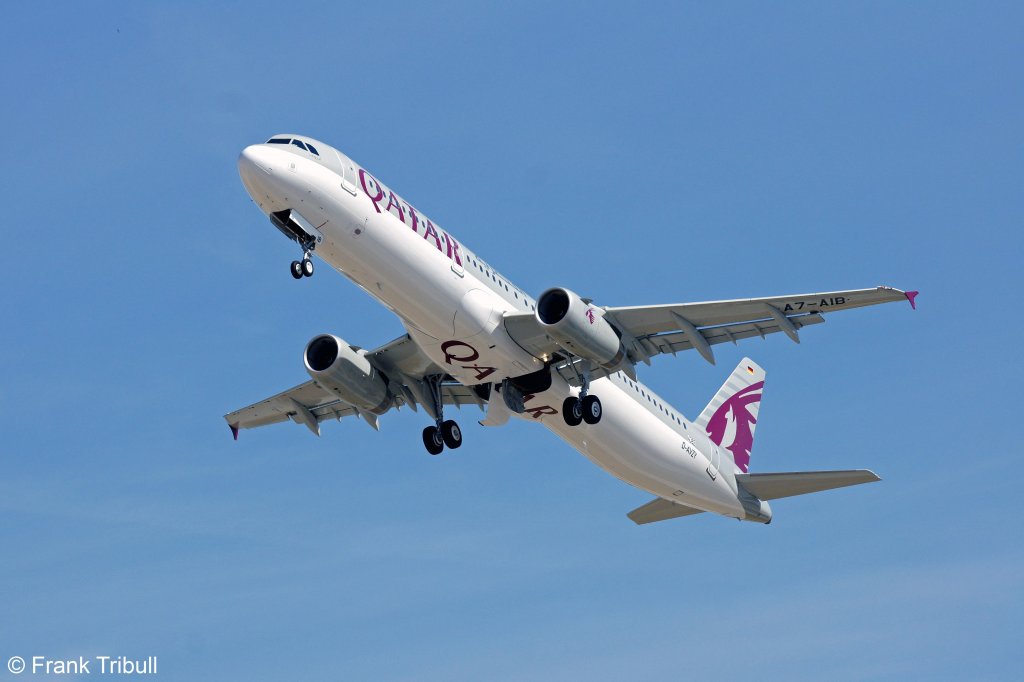Ein Airbus A321-231 von Qatar Airways mit der Test Reg.: