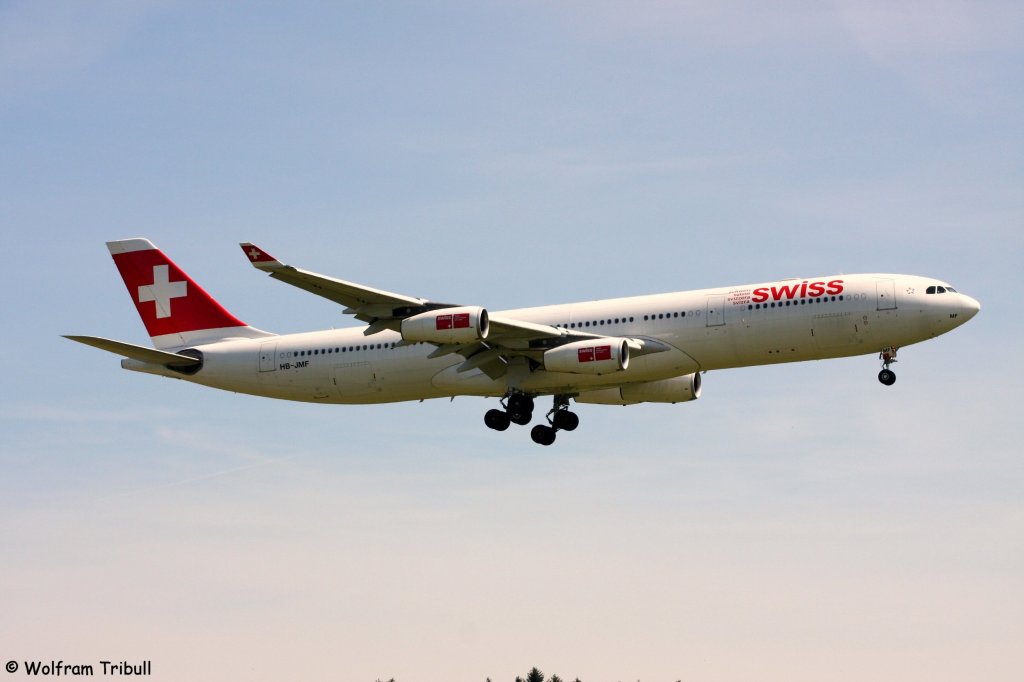 Ein Airbus A340-313X von Swiss International Air Lines mit der