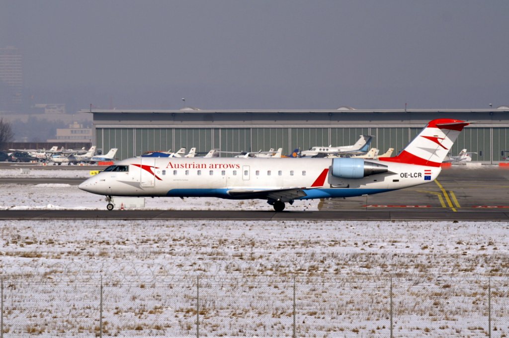 Ein Bombardier(Canadair) CL-600-2B19 CRJ-200ER von Austrian Arrows mit der Kennung OE-LCR aufgenommen am 17.02.2010 auf dem Flughafen Stuttgart