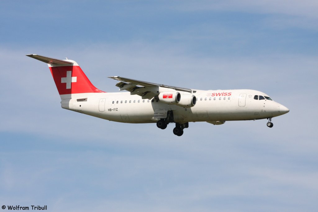 Eine 146 Avro RJ-100 von SWISS EUROPEAN AIRLINES mit der Kennung HB-IYZ aufgenommen am 29.05.2011 auf dem Flughafen Zrich