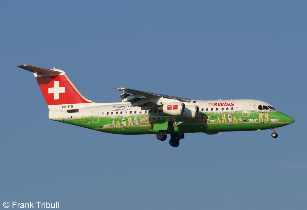 Eine 146 Avro RJ-100 von Swiss European Airlines mit der