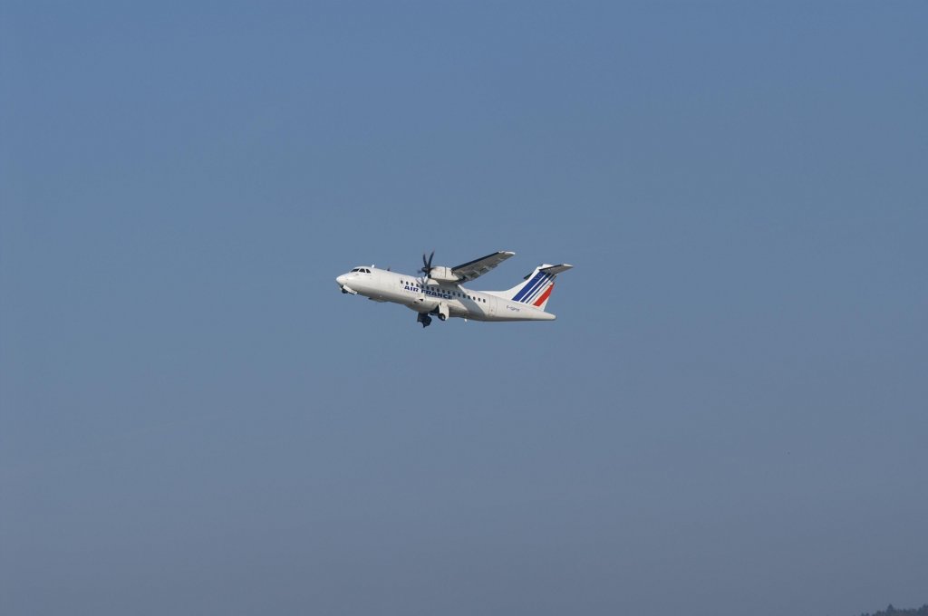 Eine Aerospatiale ATR-42-500 von Air-France-Airlinair mit der Kennung F-GPYF aufgenommen am 01.11.2007 auf dem Flughafen Zrich