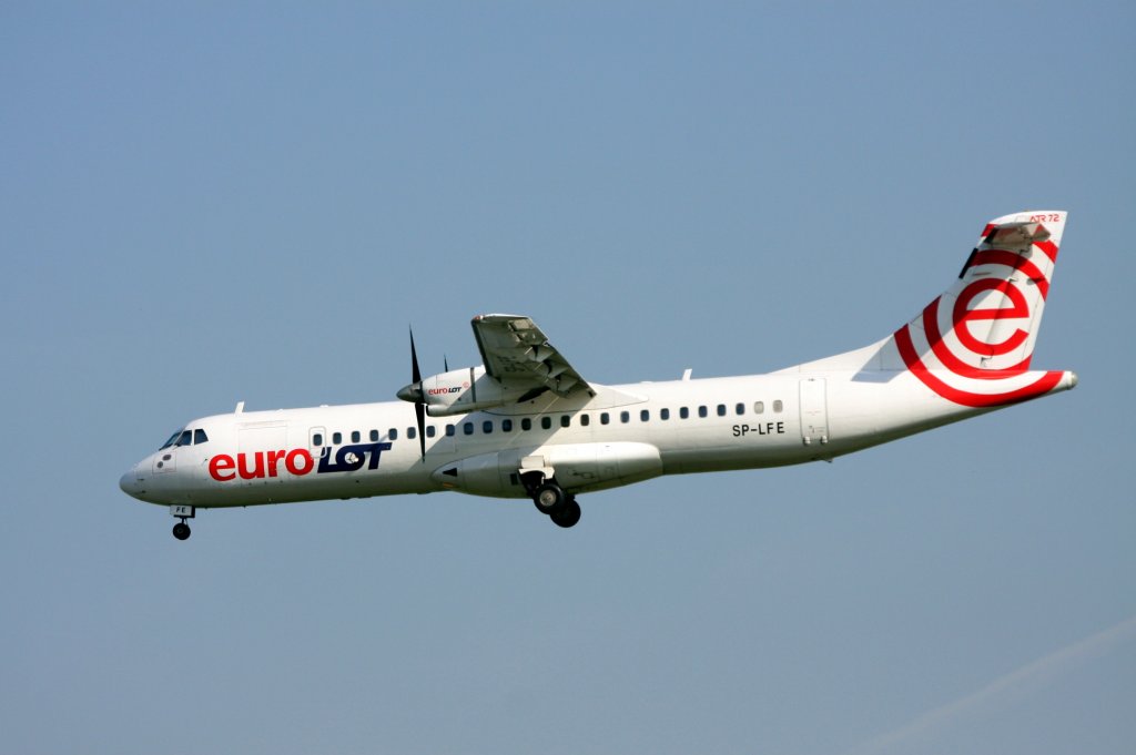 Eine ATR 72-202 mit der Kennung SP-LFE von EuroLOT aufgenommen am 22.05.2010 auf dem Flughafen Frankfurt am Main