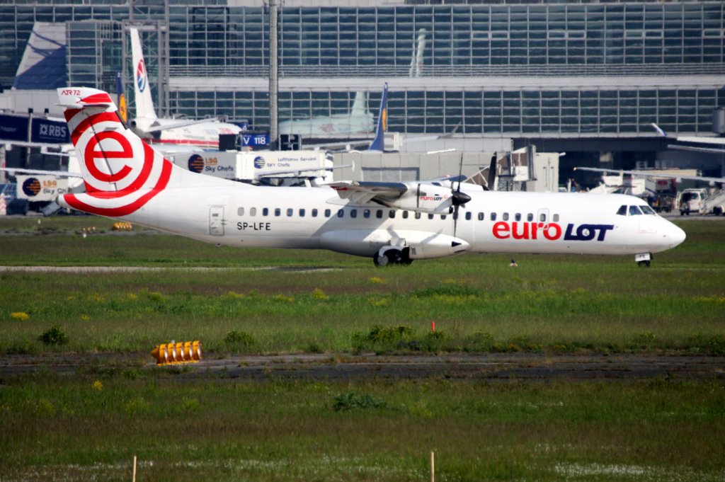 Eine ATR 72-202 mit der Kennung SP-LFE von EuroLOT aufgenommen am 22.05.2010 auf dem Flughafen Frankfurt am Main