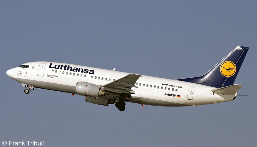 Eine Boeing 737-330 von Lufthansa mit der Kennung D-ABEW aufgenommen am 16.02.2010 auf dem Flughafen Zrich 