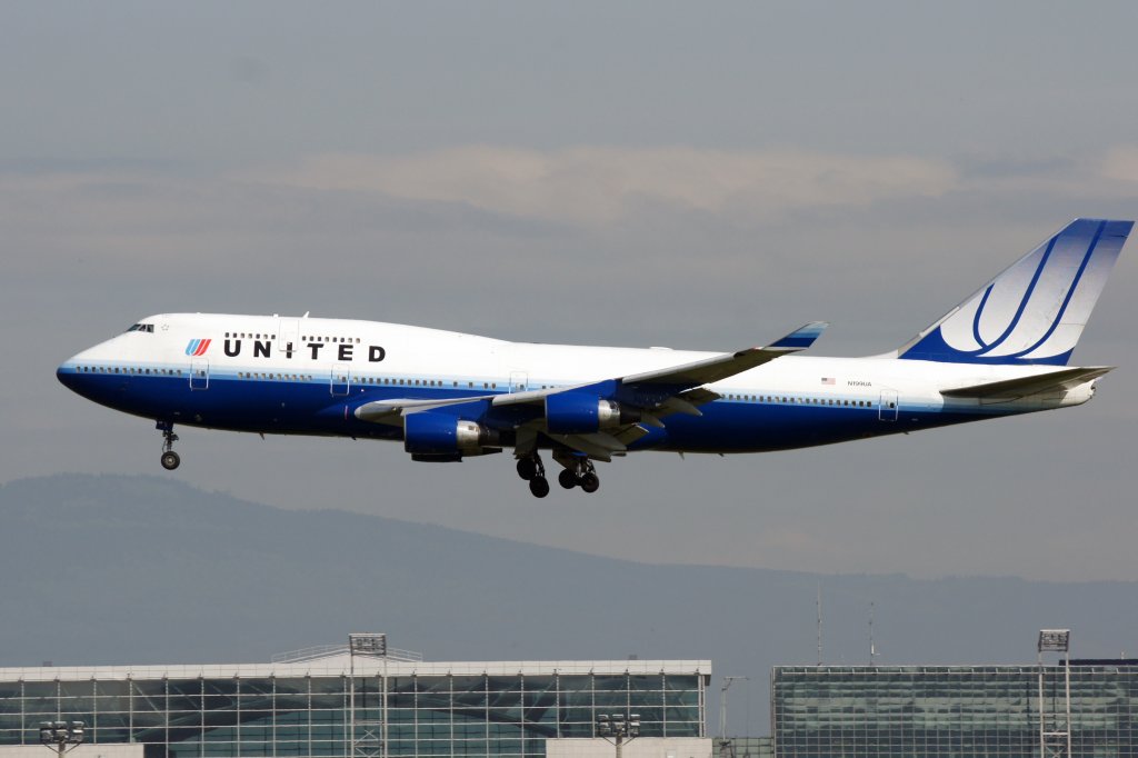 Eine Boeing 747-422 von United Airlines mit der Kennung N199UA aufgenommen am 22.05.2010 auf dem Flughafen Frankfurt am Main