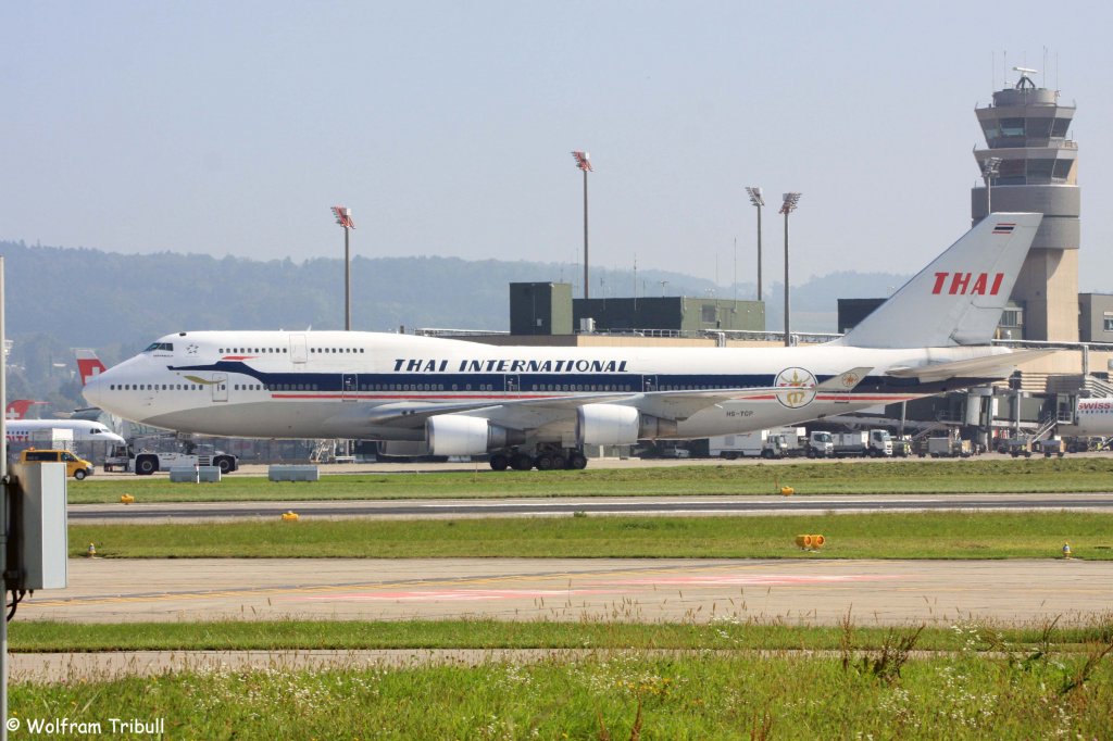 Eine Boeing 747-4D7 von THAI AIRWAYS INTERNATIONAL mit der Kennung