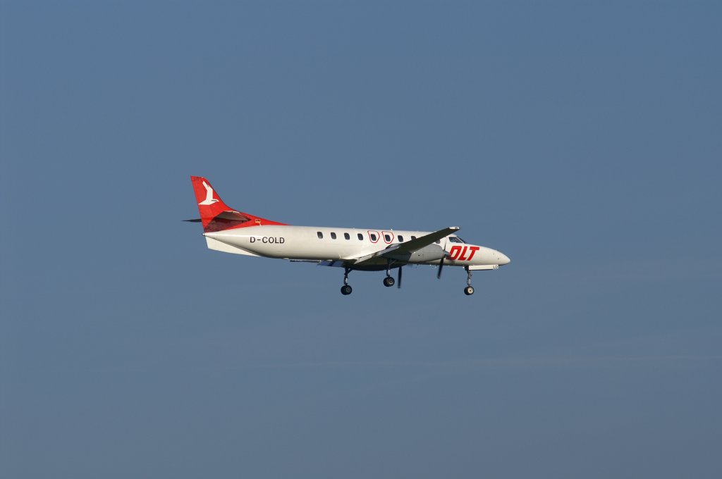 Eine Fairchild Swearingen SA-227AC Metro III von den Ostfriesische Lufttransport mit der Kennung D-COLD aufgenommen am 01.11.07 am Flughafen Zrich.