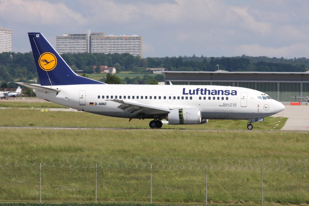 Reg.: D-ABIZ Hersteller: BOEING Typ: 737-530 Serien Nr.: 25244 Baujahr: 1991 Erstflug: 23.07.1991 fotografiert am 30.05.2009 auf dem Flughafen Stuttgart