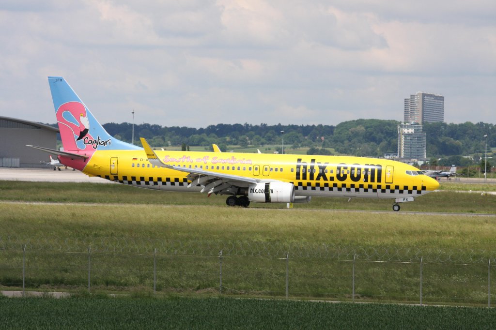 Reg.: D-AHFX Hersteller: BOEING Typ: 737-8K5/W Serien Nr.: 30416 Baujahr: 2001 Test Reg.: N1786B Erstflug: 07.02.2001 aufgenommen am 30.05.2009 auf dem Flughafen Stuttgart
