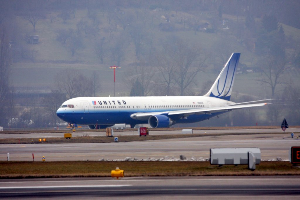 Reg.: N660UA Hersteller: BOEING Typ: 767-322ER Serien Nr.: 27115 Baujahr: 1993 Erstflug: 03.05.1993 aufgenommen am 23.01.2010 auf dem Flughafen Zrich