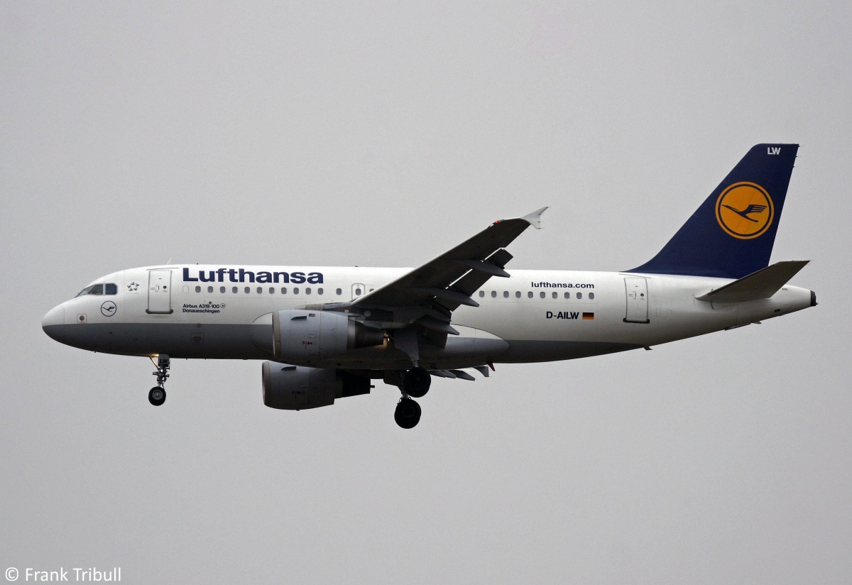 Ein Airbus A319-114 von Lufthansa mit der Kennung D-AILW aufgenommen am 26.03.2015 am Flughafen München