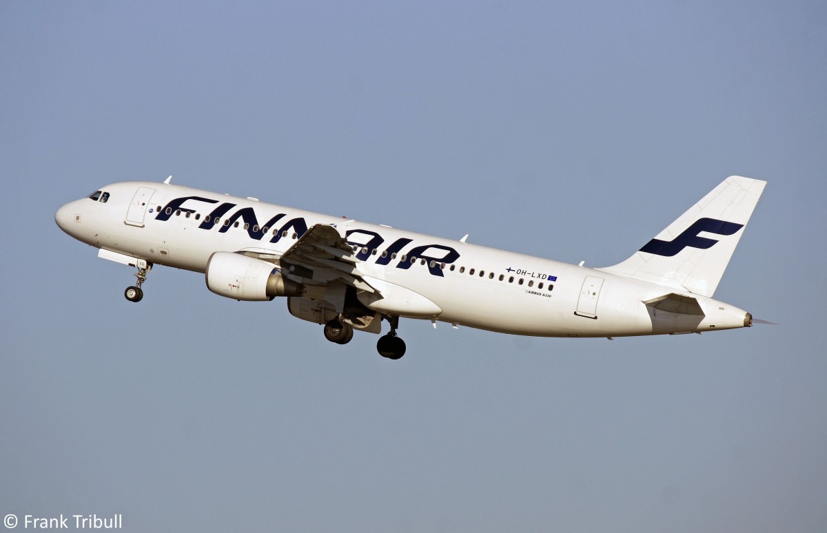 Ein Airbus A320-214 von Finnair mit der Kennung OH-LXD aufgenommen am 05.01.2015 auf dem Flughafen Zürich