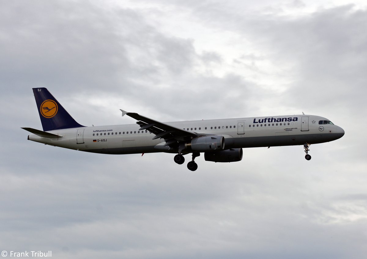 Ein Airbus A321-200 von Lufthansa mit der Kennung D-AISJ aufgenommen am 08.06.2012 am Flughafen Zürich