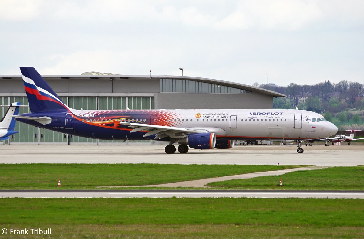 Ein Airbus A321-211 der Aeroflot mit der Kennung VP-BTL aufgenommen am 14.04.2017 am Stuttgarter Flughafen