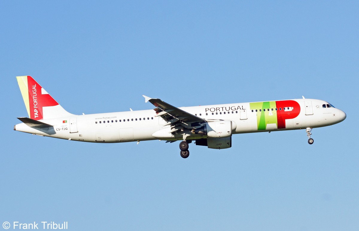 Ein Airbus A321-211 von TAP Air Portugal mit der Kennung CS-TJG aufgenommen am 08.09.2012 auf dem Flughafen Zürich 