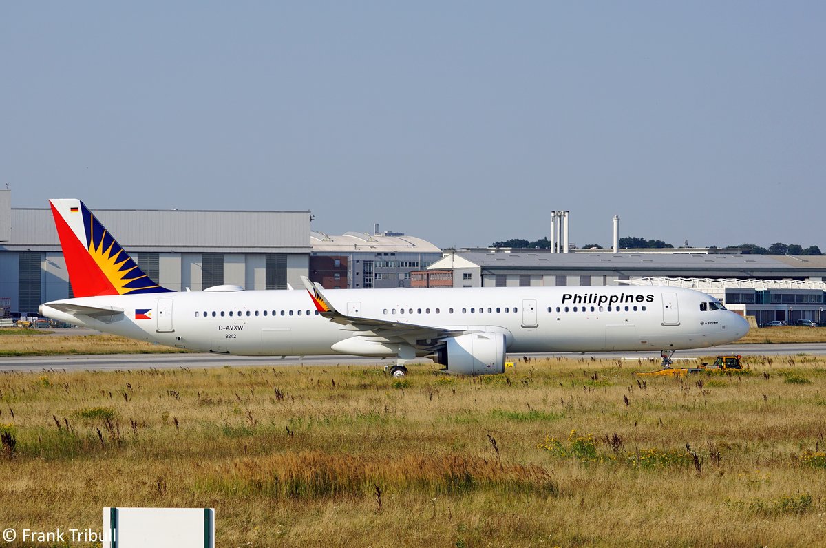 Ein Airbus A321-271neo von Philippine Airlines mit der Test Kennung D-AVXW fliegt jetzt mit der Kennung RP-C9933 aufgenommen am 26.07.2018 am Flughafen Hamburg-Finkenwerder