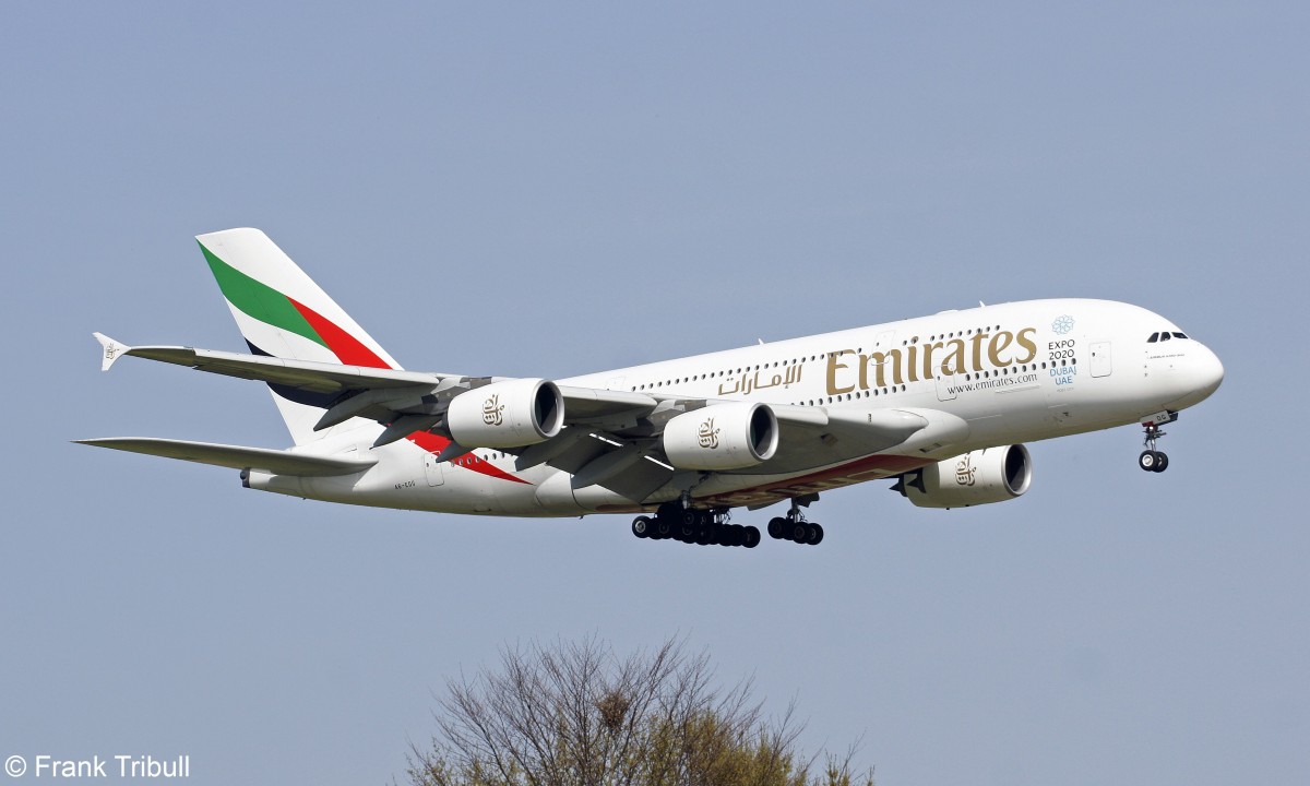 Ein Airbus A380-861 von Emirates Airline mit der Kennung A6-EDG aufgenommen am 30.03.2014 auf dem Flughafen Zürich 