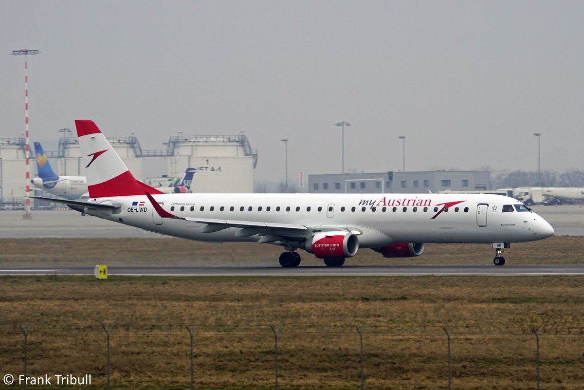 Ein Embraer ERJ-195LR (ERJ-190-200 LR) von Austrian Airlines mit der Kennung OE-LWD aufgenommen am 08.02.2018 auf dem Flughafen Stuttgart