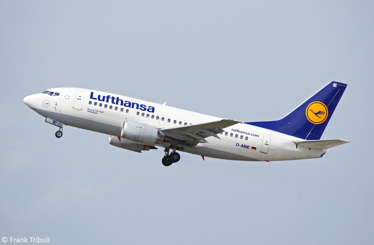 Eine Boeing B737-530 von Lufthansa mit der Kennung D-ABIE (Taufnamen:Hildesheim) aufgenommen am 08.06.2012 am Züricher Flughafen