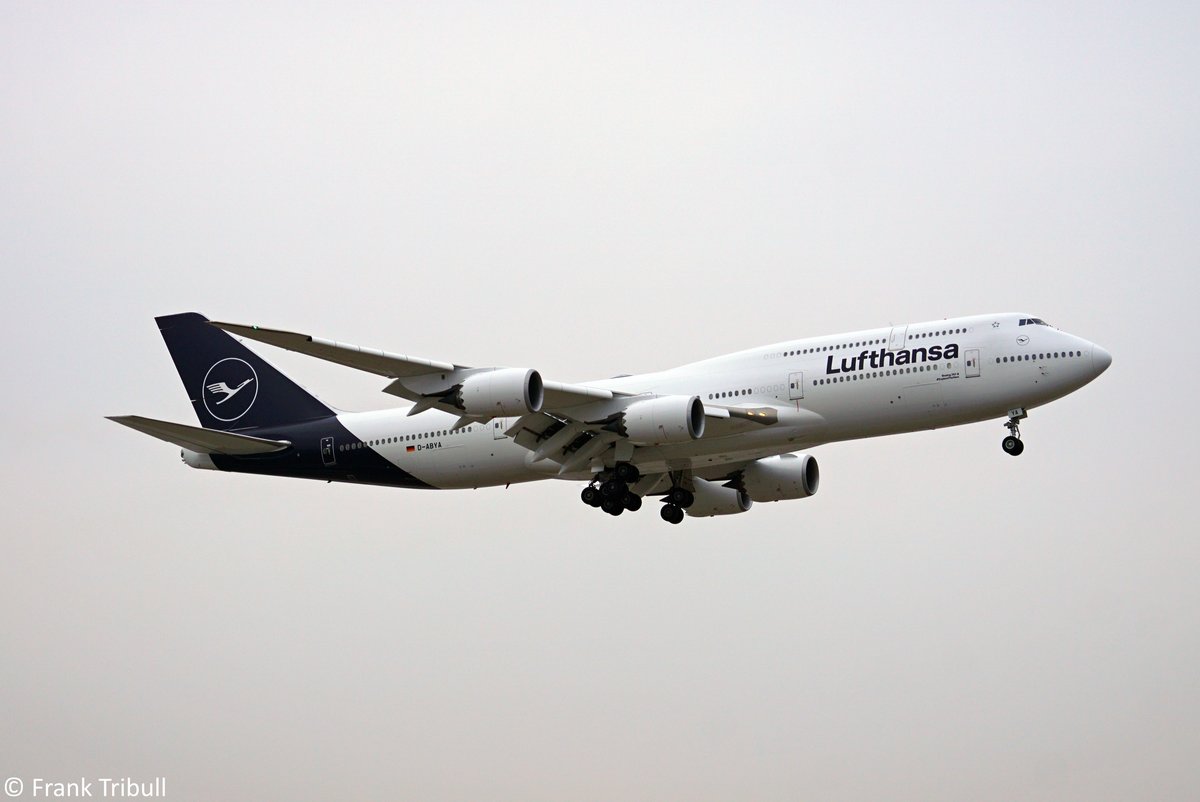 Eine Boeing B747-830 von Lufthansa mit der Kennung D-ABYA und dem Taufnamen Brandenburg aufgenommen am 08.02.2018 auf dem Flughafen Stuttgart