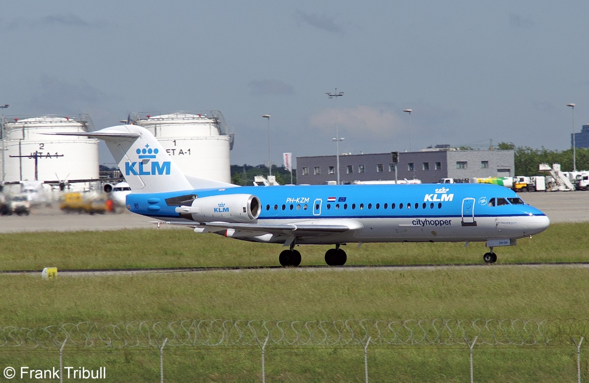 Eine Fokker der KLM Cityhopper mit der Kennung PH-KZM aufgenommen