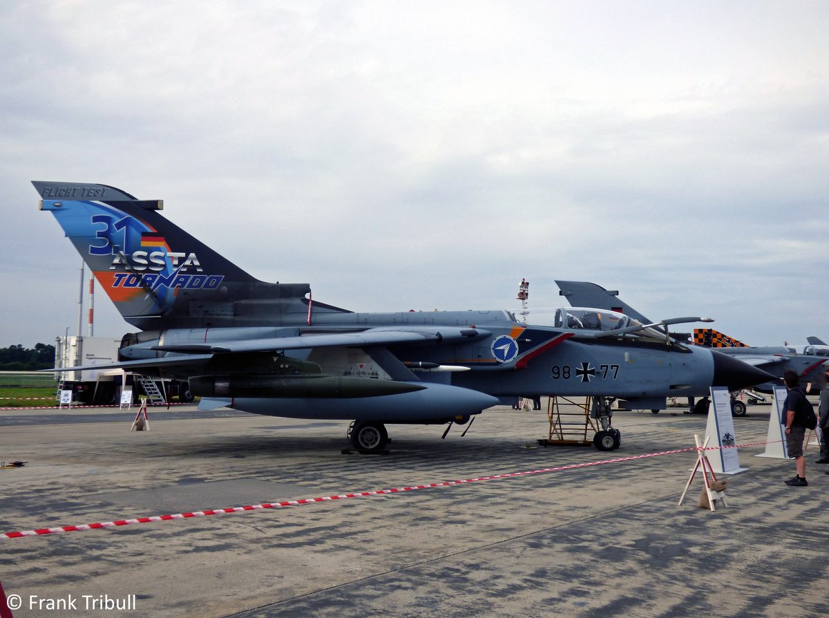Panavia Tornado IDS von der Deutschen Luftwaffe mit der Kennung 98+77 aufgenommen am 13.06.2015 in Manching am Tag der Bundeswehr 2015