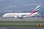 Ein A380-861 von Emirates mit der Kennung A6-EED aufgenommen am 27.01.2018 am Flughafen Zürich