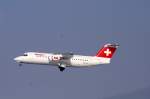Eine 146 Avro RJ-100 von Swiss European Airlines mit der Kennung HB-IYW aufgenommen am 16.02.2010 am Zricher Flughafen.