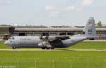 Eine Lockheed Martin C-130J-30 Hercules von der US Air Force (USAF) mit der Kennung 08-8607 aufgenommen am 18.05.2013 auf dem Flughafen Stuttgart