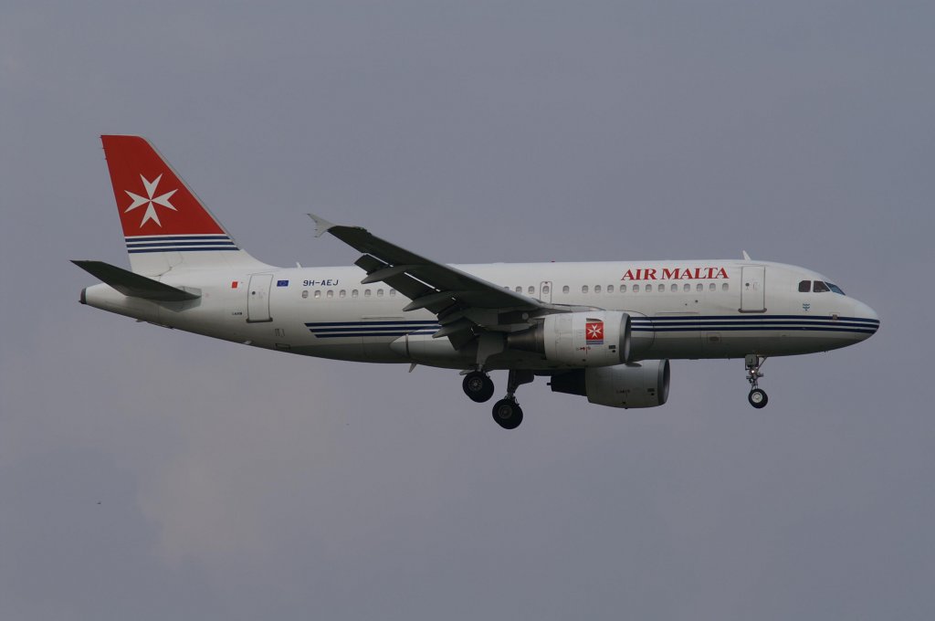Ein Airbus A319-111 von Air Malta mit der Kennung 9H-AEJ aufgenommen am 04.04.2009 auf dem Flughafen Zrich
