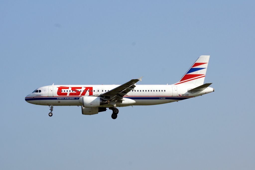 Ein Airbus A320-214 von CSA Czech Airlines mit der Kennung OK-LEE aufgenommen am 22.05.2010 auf dem Flughafen Frankfurt am Main