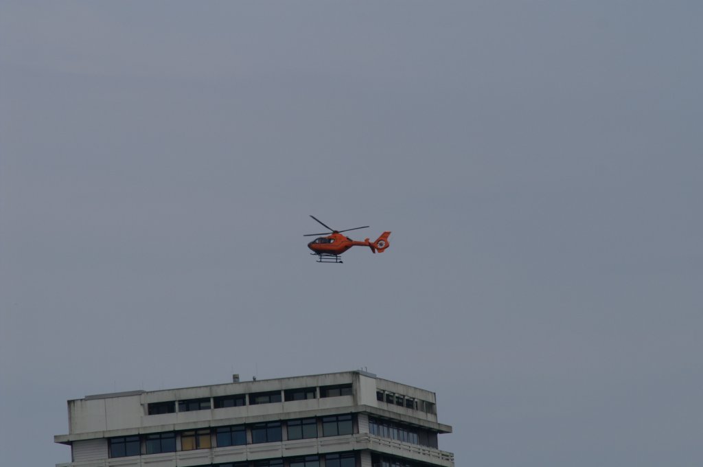 Ein Eurocopter Rettungshubschrauber vom Bundesministerium des Inneren mit der Kennung D-HZSG aufgenommen am 08.08.2009 in Kiel