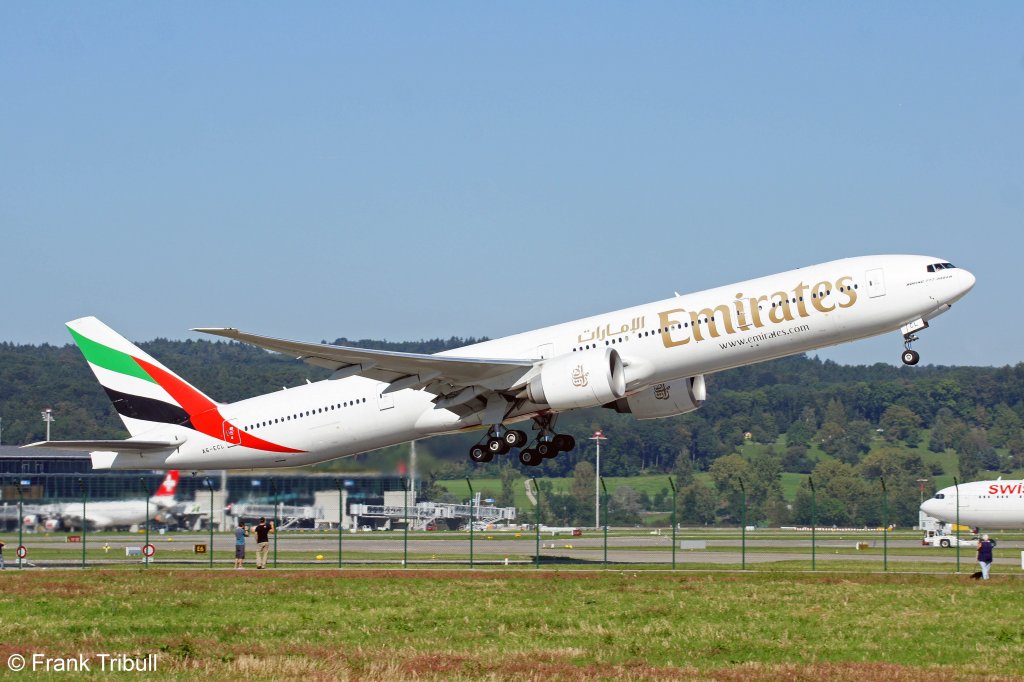 Eine Boeing B777-36NER von Emirates mit der Kennung A6-ECL aufgenommen am 08.09.2012 auf dem Flughafen ZÃ¼rich