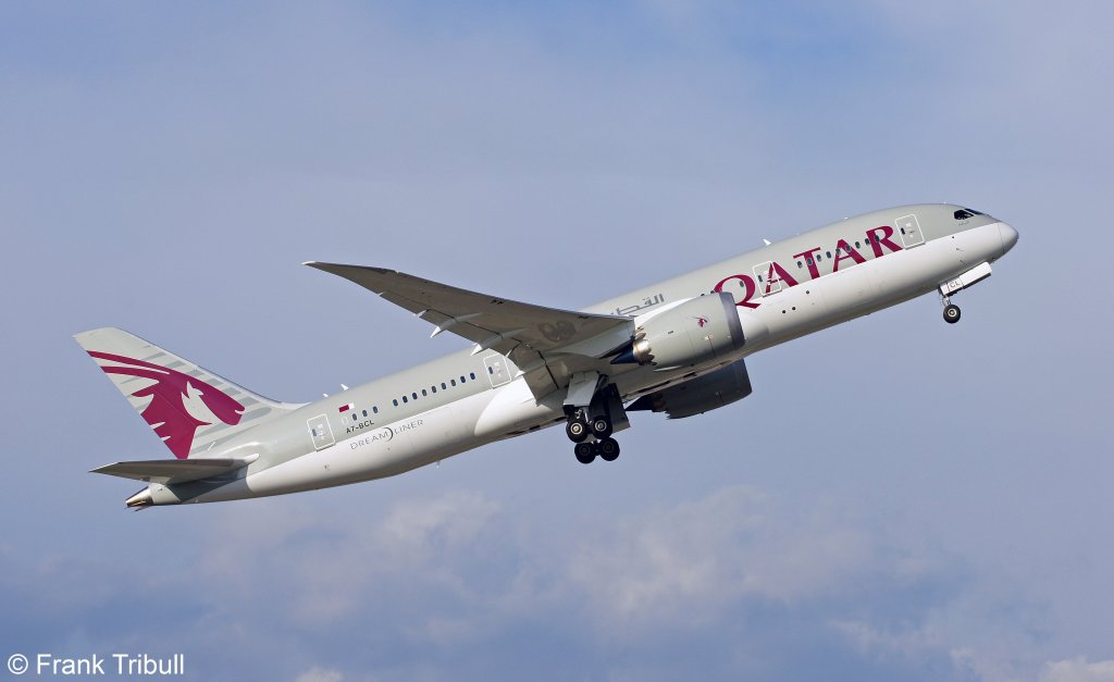 Eine Boeing B787-8  DREAMLINER  von Qatar Airways mit der Kennung A7-BCL aufgenommen am 02.06.2013 am Flughafen Zürich 