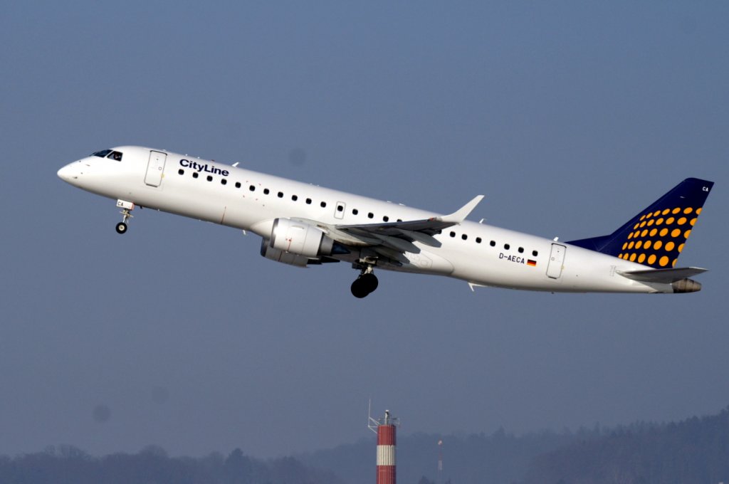 Eine EMBRAER ERJ-190LR von Lufthansa Cityline mit der Kennung D-AECA aufgenommen am 16.02.2010 auf dem Flughafen Zrich