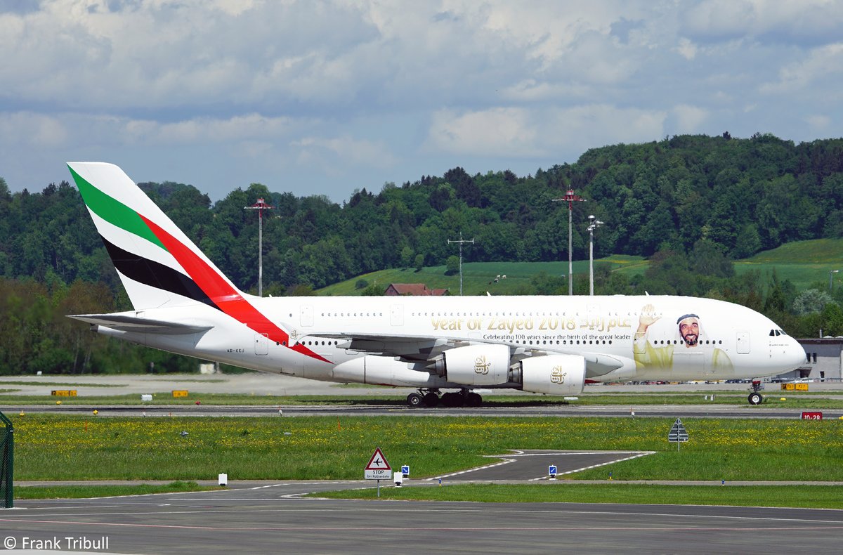 Ein A380-861 von Emirates mit der Kennung A6-EEU aufgenommen am 30.04.2018 am Flughafen Zürich