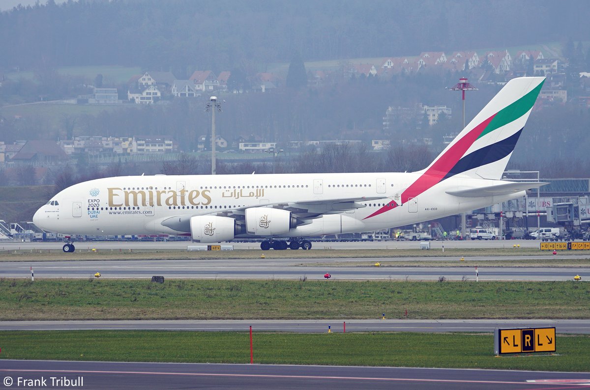 Ein A380-861 von Emirates mit der Kennung A6-EED aufgenommen am 27.01.2018 am Flughafen Zürich