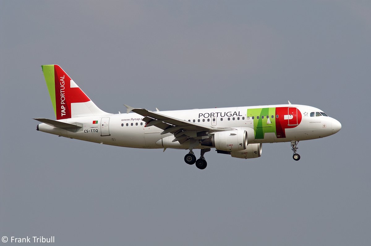 Ein Airbus A319-112 von TAP Air Portugal mit der Kennung CS-TTQ aufgenommen am 04.04.2009 auf dem Flughafen ZÃ¼rich