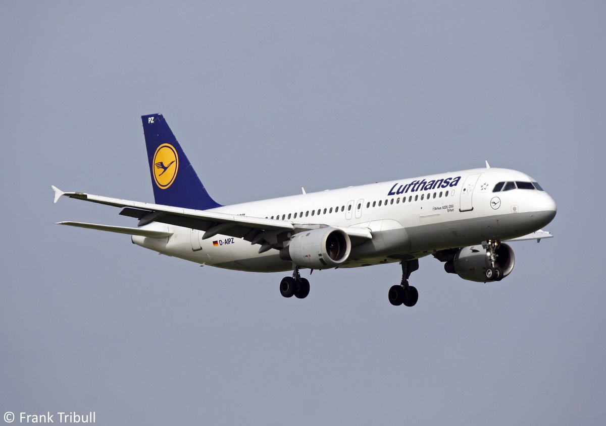 Ein Airbus A320-211 von Lufthansa mit der Kennung D-AIPZ aufgenommen am 03.10.2013 auf dem Flughafen Zürich