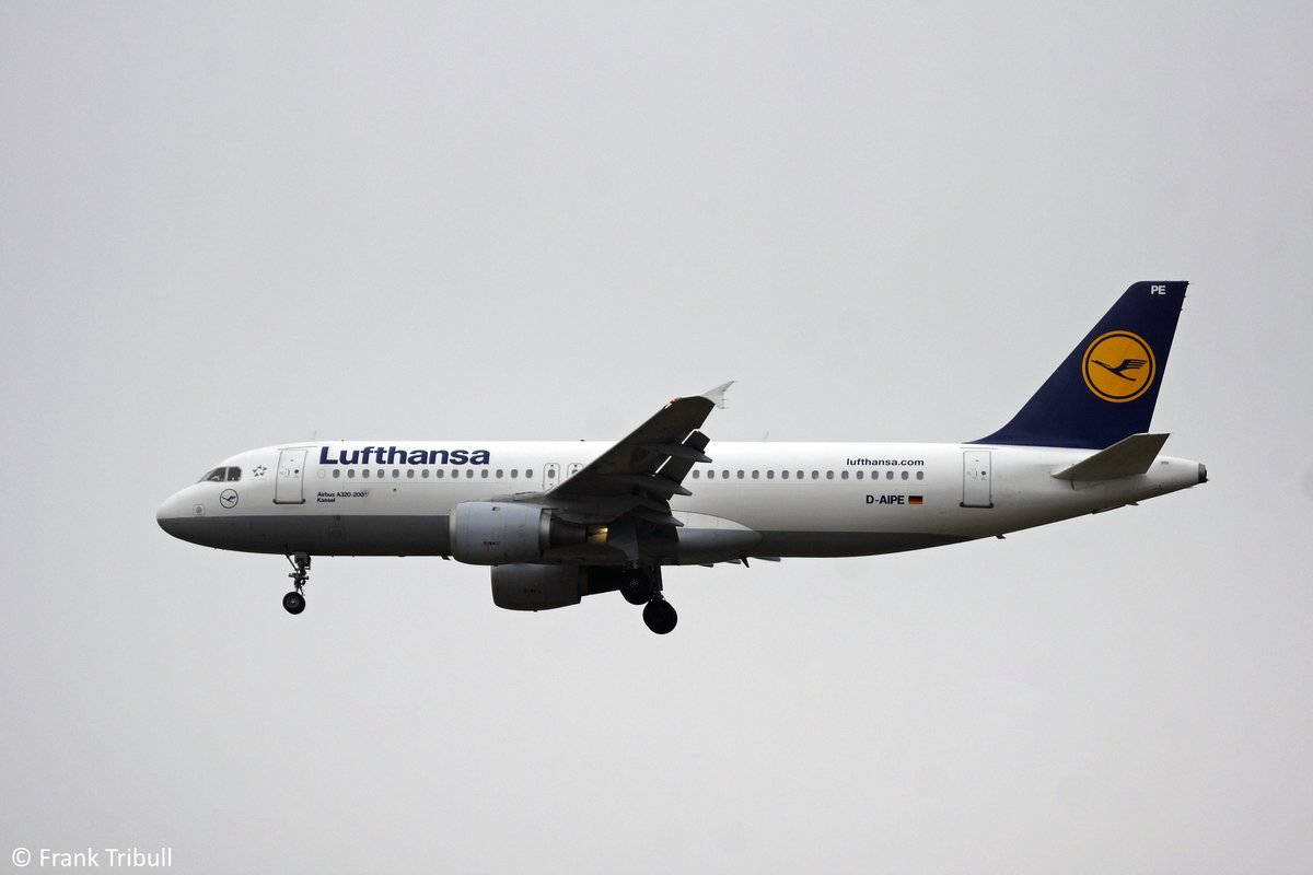 Ein Airbus A320-211 von Lufthansa mit der Kennung D-AIPE aufgenommen am 26.03.2015 am Flughafen MÃ¼nchen