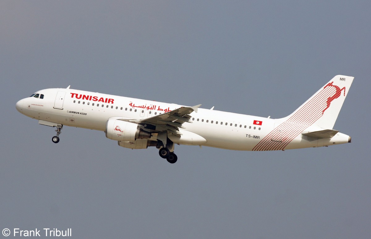 Ein Airbus A320-214 von Tunisair mit der Kennung TS-IMR aufgenommen am 08.09.2012 am Züricher Flughafen. 