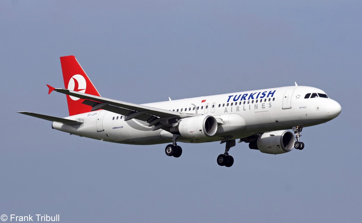 Ein Airbus A320-214 von Turkish Airlines mit der Kennung TC-JPY aufgenommen am 03.10.2013 auf dem Flughafen ZÃ¼rich   
