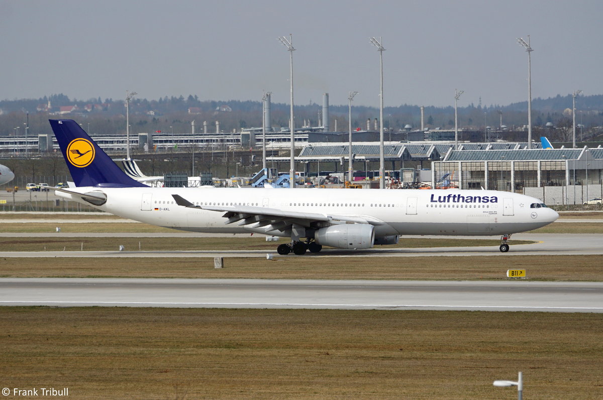 Ein Airbus A330-343 von Lufthansa mit der Kennung D-AIKL aufgenommen am 28.03.2019 auf dem Flughafen München