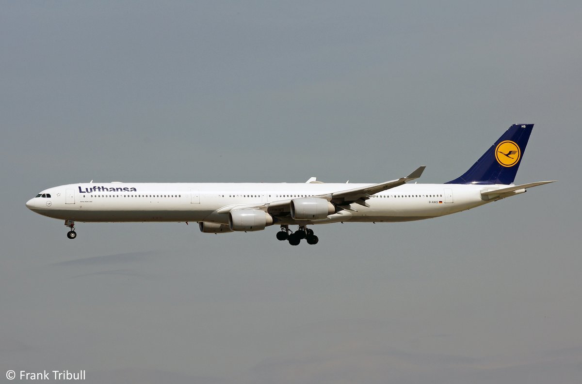 Ein Airbus A340-642 von Lufthansa mit der Kennung D-AIHS aufgenommen am 22.05.2010 auf dem Flughafen Frankfurt am Main