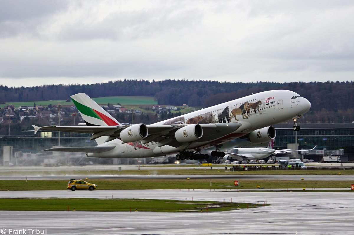 Ein Airbus A380-841 von Emirates Airbus mit der Kennung A6-EEI mit United for Wildlife cs aufgenommen am 21.01.2018 auf dem Flughafen Zürich